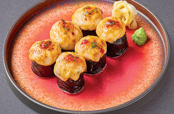 Запеченный ролл с лососем